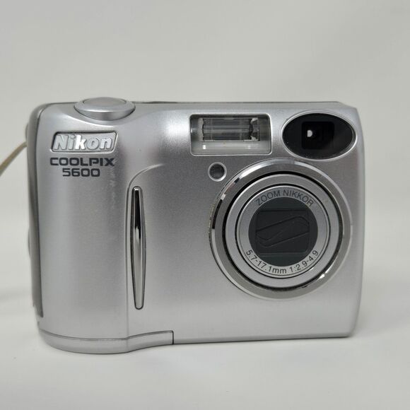 Nikon Coolpix 5600 5.1MP Digital Camera 3x Optic E5600 Original Box Manual Case - Picture 3 of 16